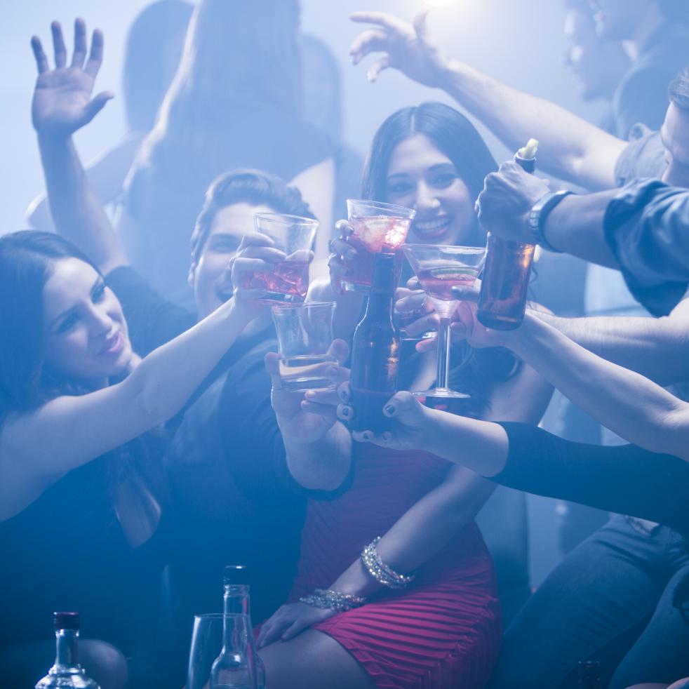 Binge-drinking-le-phenomene-augmente-chez-les-etudiantes