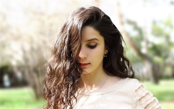 Brunette-curls-girl-lovely_m Высокооплачиваемая вакансия