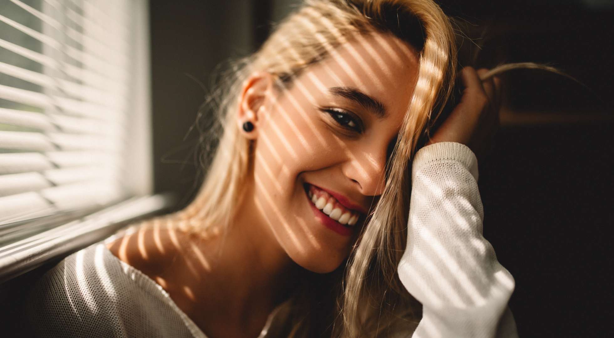 rabota-dlya-devushek-modelnoj-vneshnosti_0@2x Высокооплачиваемая вакансия