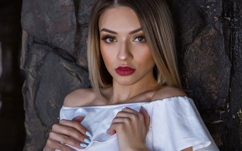 top-10-krasivyh-devushek-nizhneg-4-800×500 Высокооплачиваемая вакансия