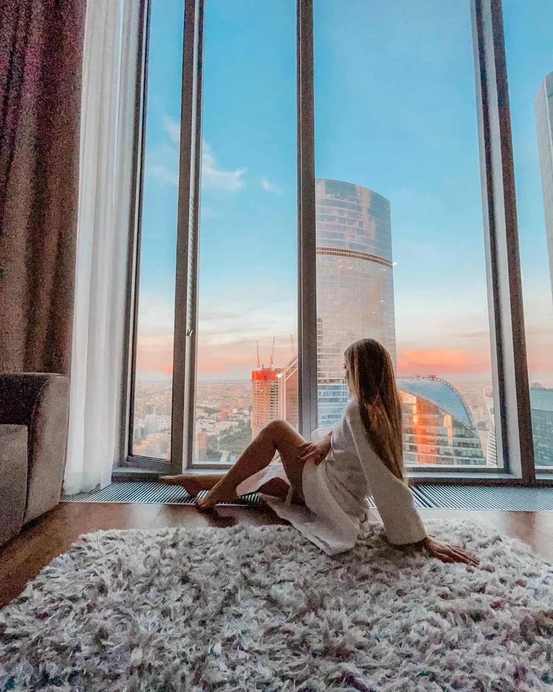 i (4) Высокооплачиваемая вакансия